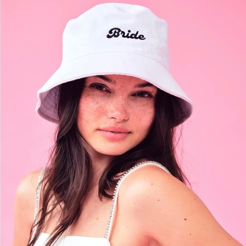 Bride bucket hat